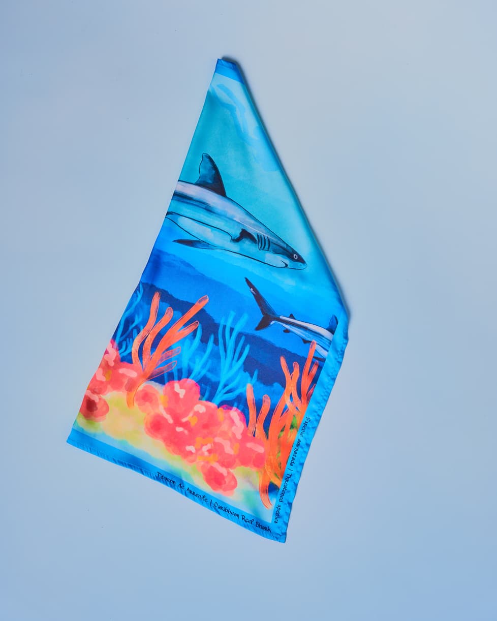 PAÑOLETA SHARK